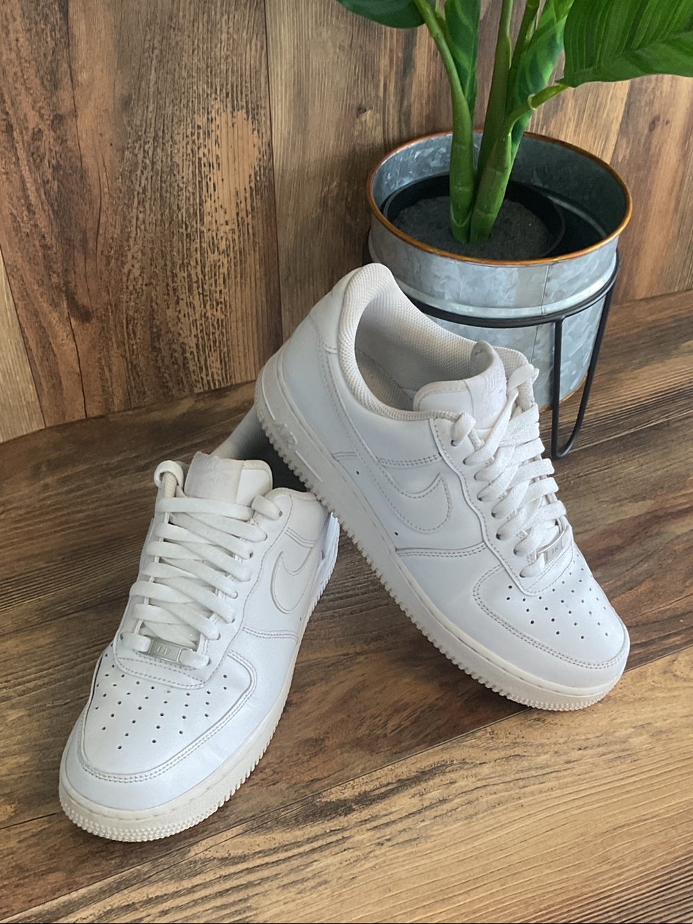 Nike CW228-111 Men's 8.5 Air Force One 1 '07 All White Athletic Shoes 8.5